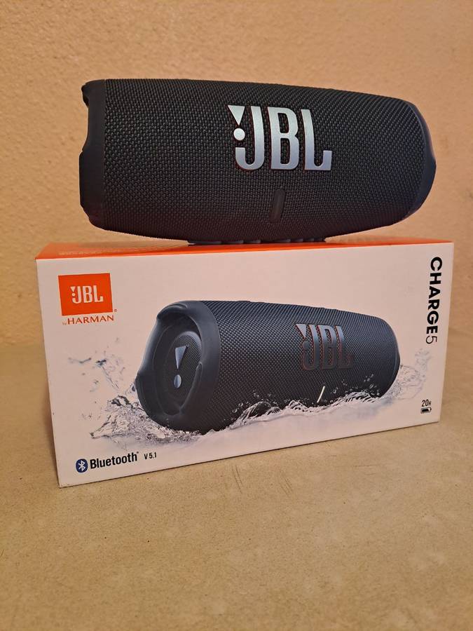 JBL Charge 5 Bluetooth  Speaker