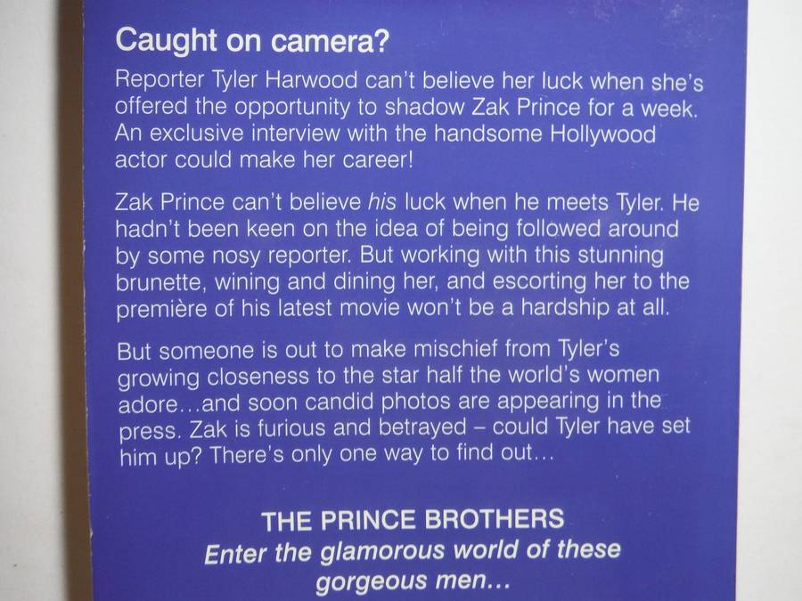 Mills & Boon : Prince's Pleasure - Paperback - Carole Mortimer