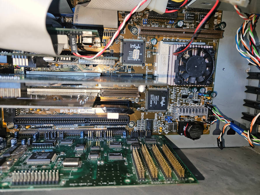 Vintage Pentium 1 - 133Mhz Full Tower PC (1995)