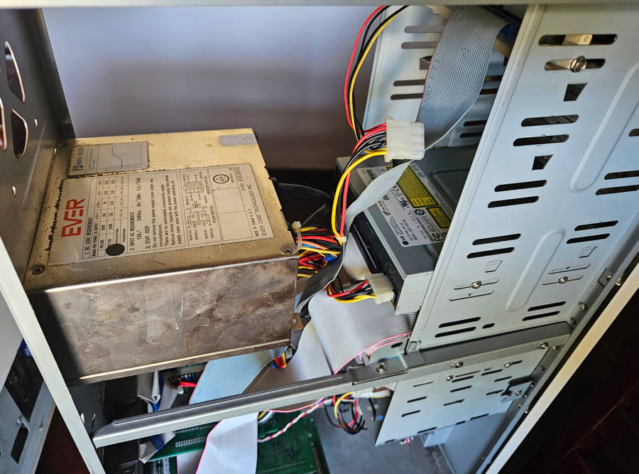 Vintage Pentium 1 - 133Mhz Full Tower PC (1995)