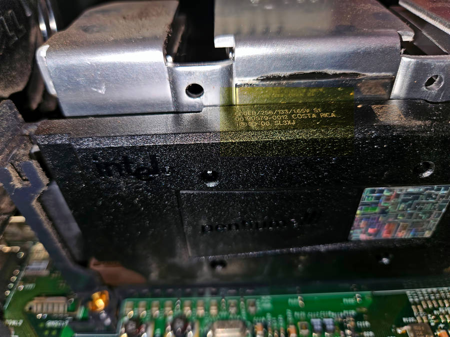 Dell Pentium III Desktop PC (2000) with many extras.