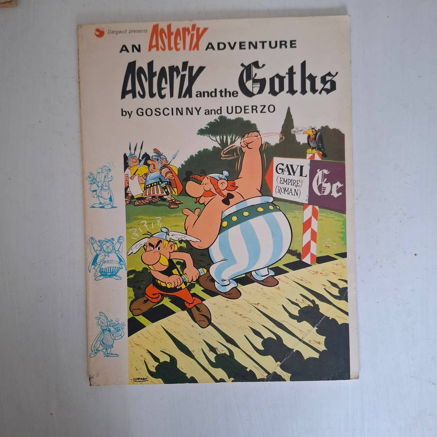 4 X  Asterix books