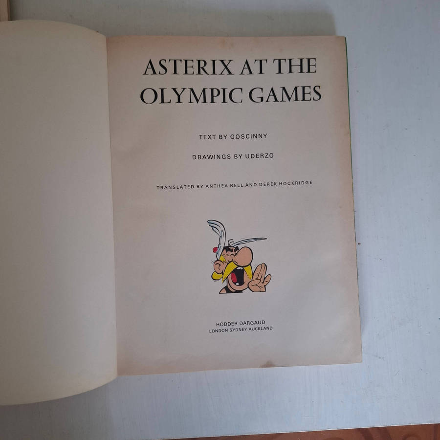 4 X  Asterix books