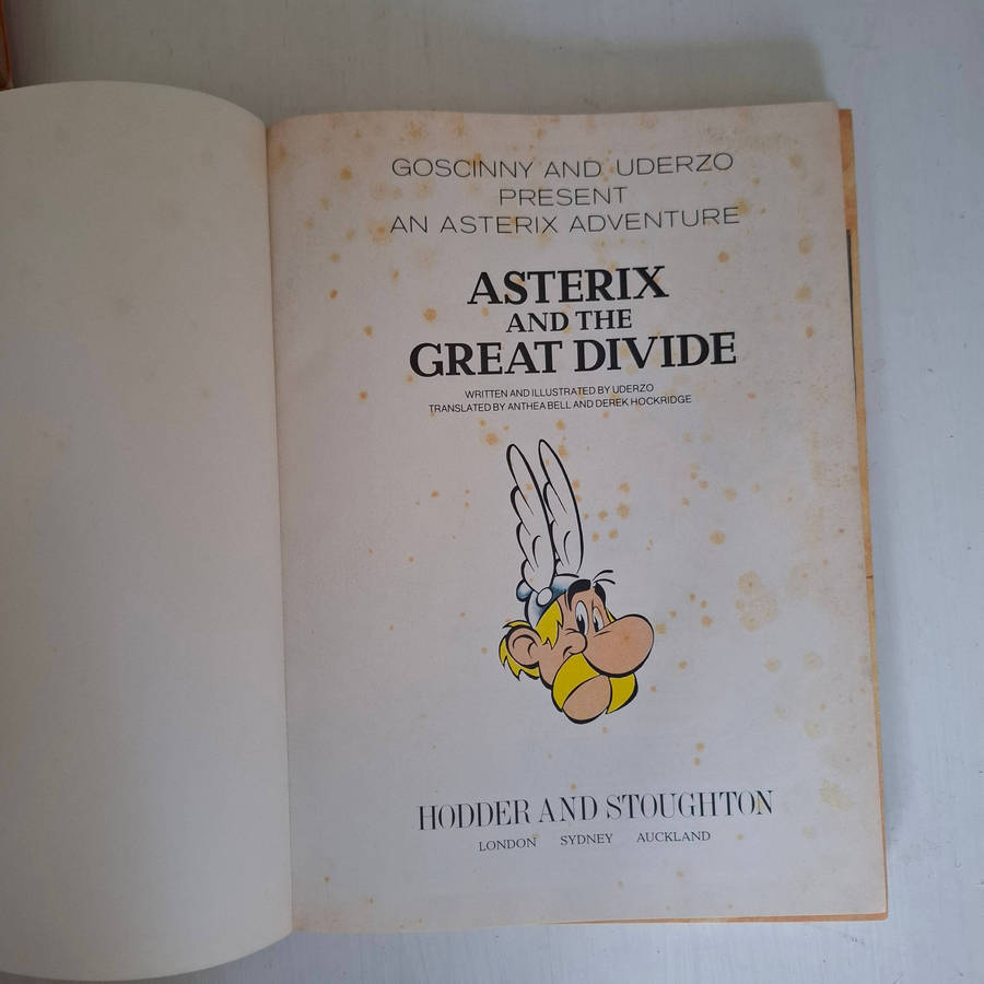 4 X  Asterix books