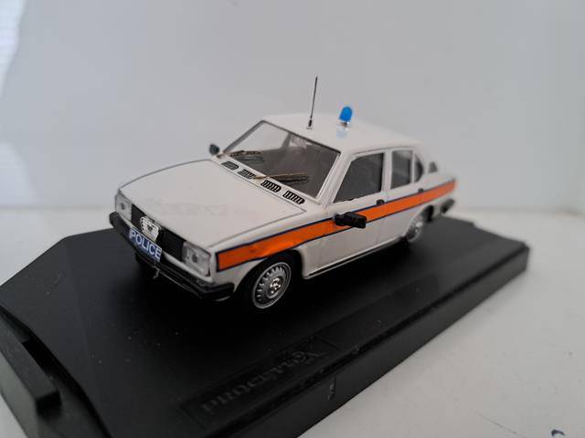 ALFA ROMEO ALFETTA 2.0 POLIZIA INGLESE