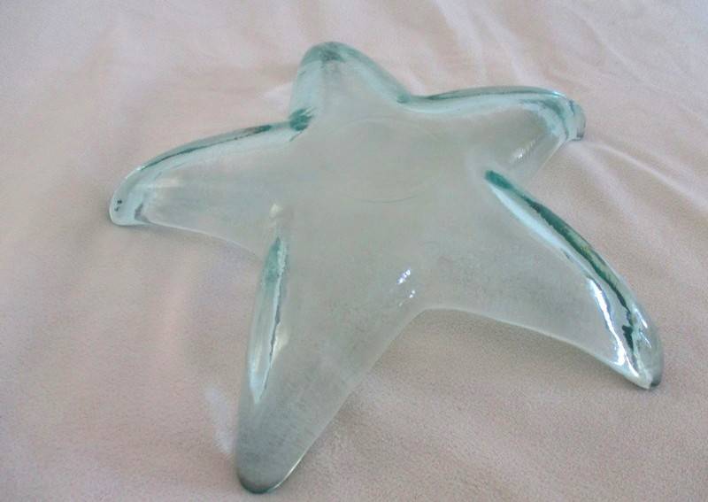 Lovely thick, tinted glass star fish-shaped dish
