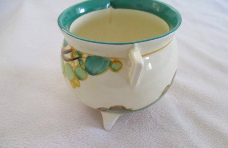 Bargain!! Circa 1930's - small Clarice Cliff Fantasque Bizarre cauldron (market value R2500-R3000)