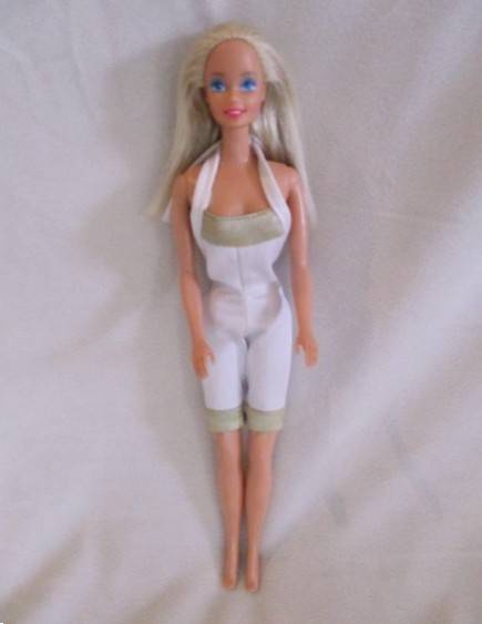 Vintage Mattel Barbie in cute outfit - knees bend