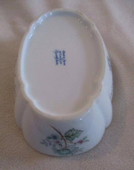 Three Elizabeth Arden collectables for one price