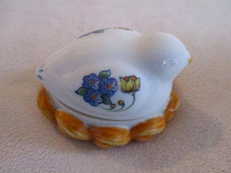 Three Elizabeth Arden collectables for one price