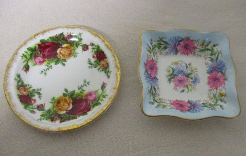 Batch of seven collectable pin dishes and saucers incl. Royal Albert, Foley, Imari, Paragon etc.