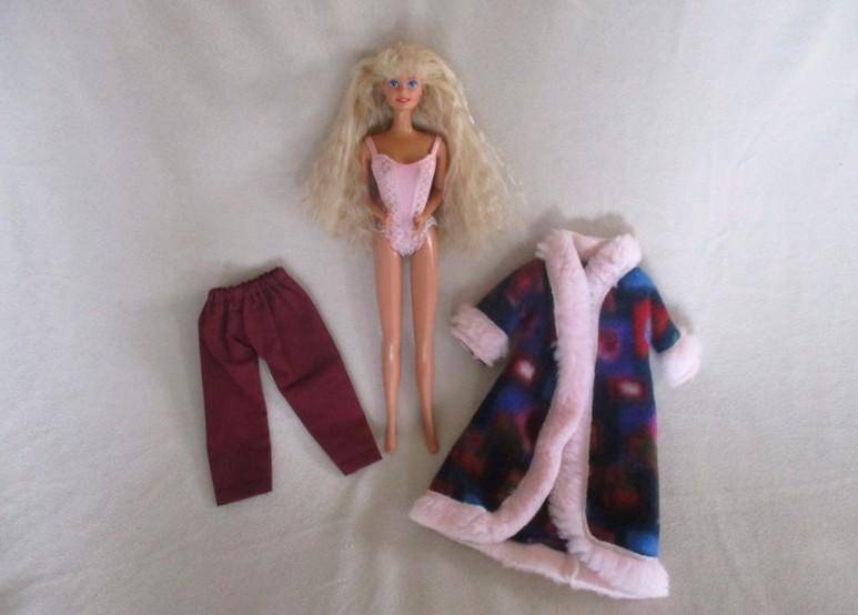 Beautiful Mattel Barbie with crimped hair in lingerie plus gown and PJ - knees bend