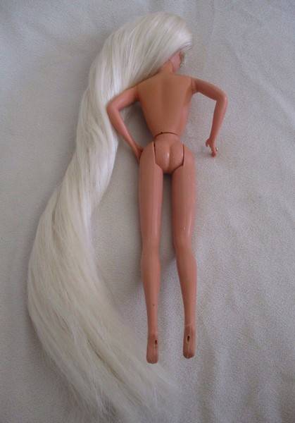 Vintage  Mattel  Barbie doll with the longest hair ever with original ring and earrings - knees bend