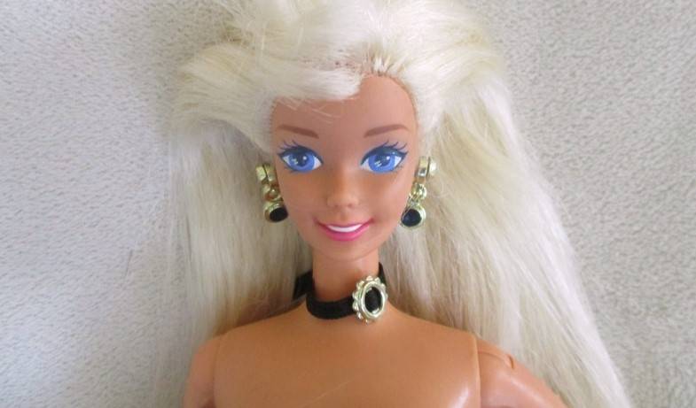 Vintage late 1980's Mattel long hair Barbie doll with original earrings & necklace - knees  bend