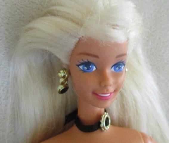 Vintage late 1980's Mattel long hair Barbie doll with original earrings & necklace - knees  bend