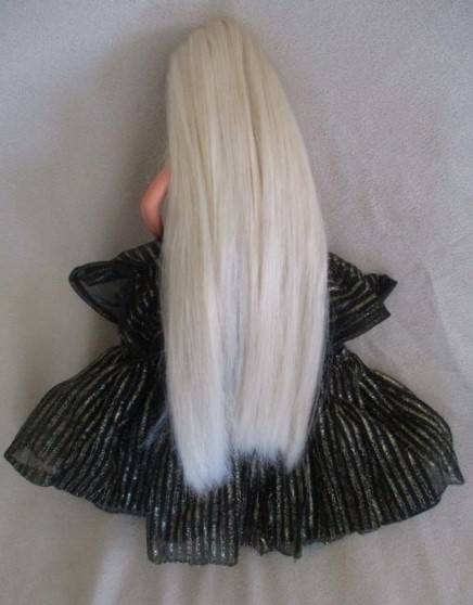 Vintage late 1980's Mattel long hair Barbie doll with original earrings & necklace - knees  bend