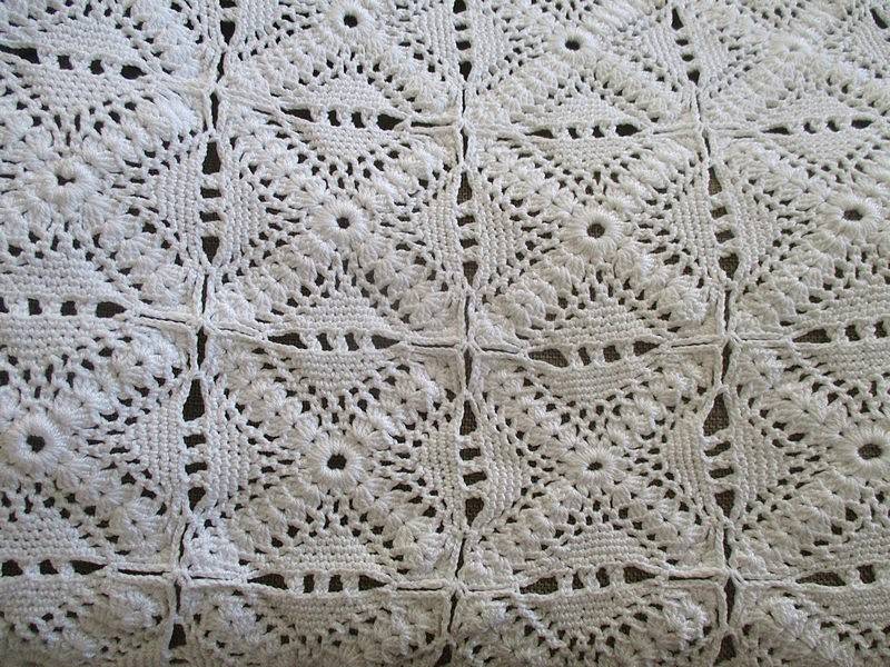 Very large,  heavy, expertly hand crocheted Table cloth/bed spread/throw - 2.78m x 2.58m