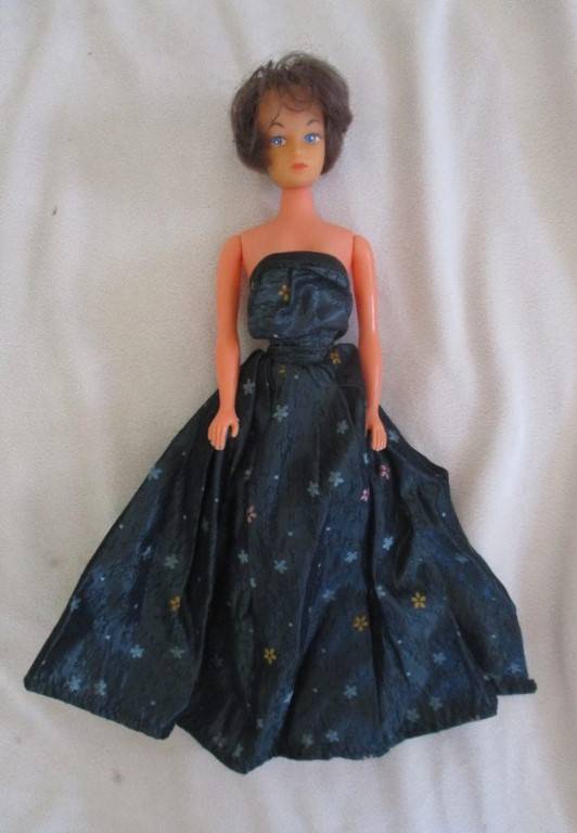 Collectable vintage 1960's Barbie clone doll made in Hong Kong in gorgeous dress and cape