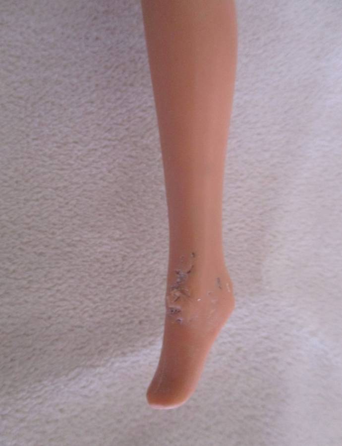 Vintage 1980's/90's Mattel Barbie doll with tight blonde curls - knees that bend