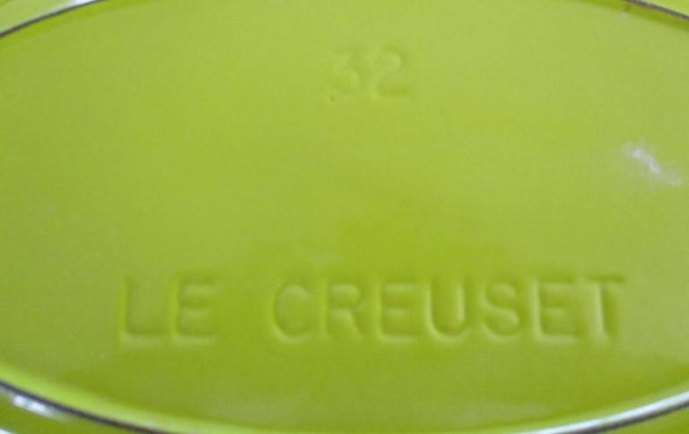 Le Creuset no. 32 lime green baking dish