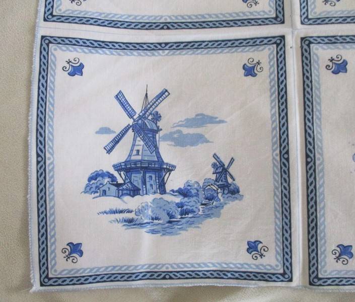 Three pretty blue and white cloths with Dutch scenes