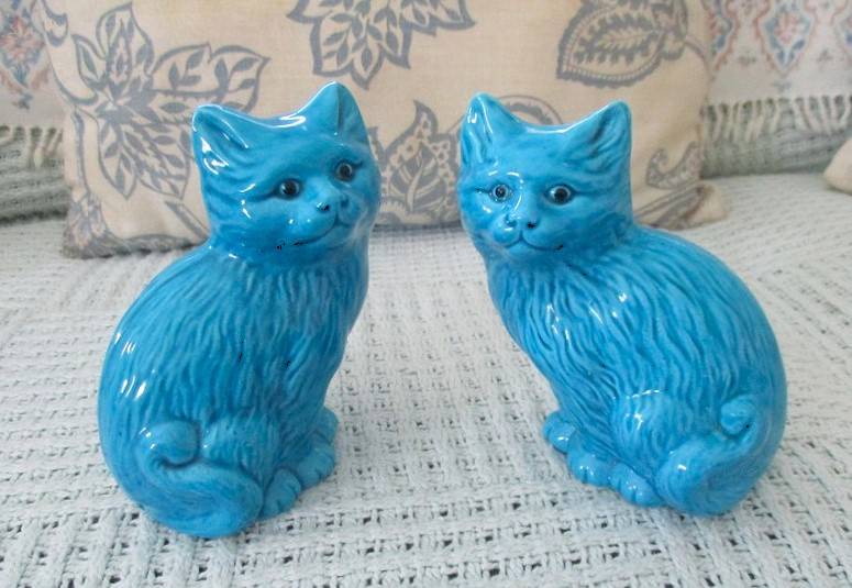 Pair of high value vintage Chinese turquoise glazed porcelain cats - perfect condition