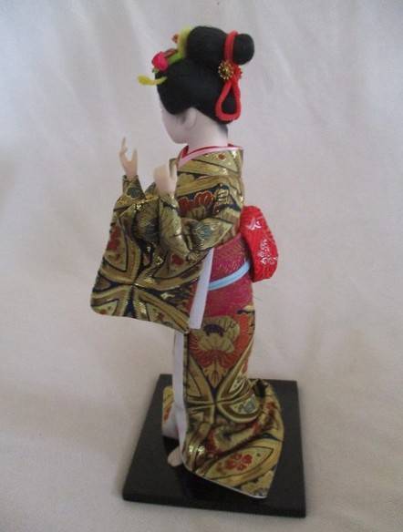 Stunning Shuangmin Craft Japanese Geisha doll in original box