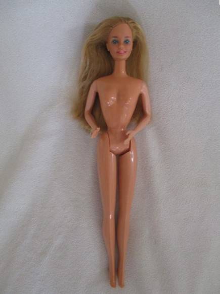 Vintage 1970's/80's Mattel Barbie doll made in the Philippines with original ring