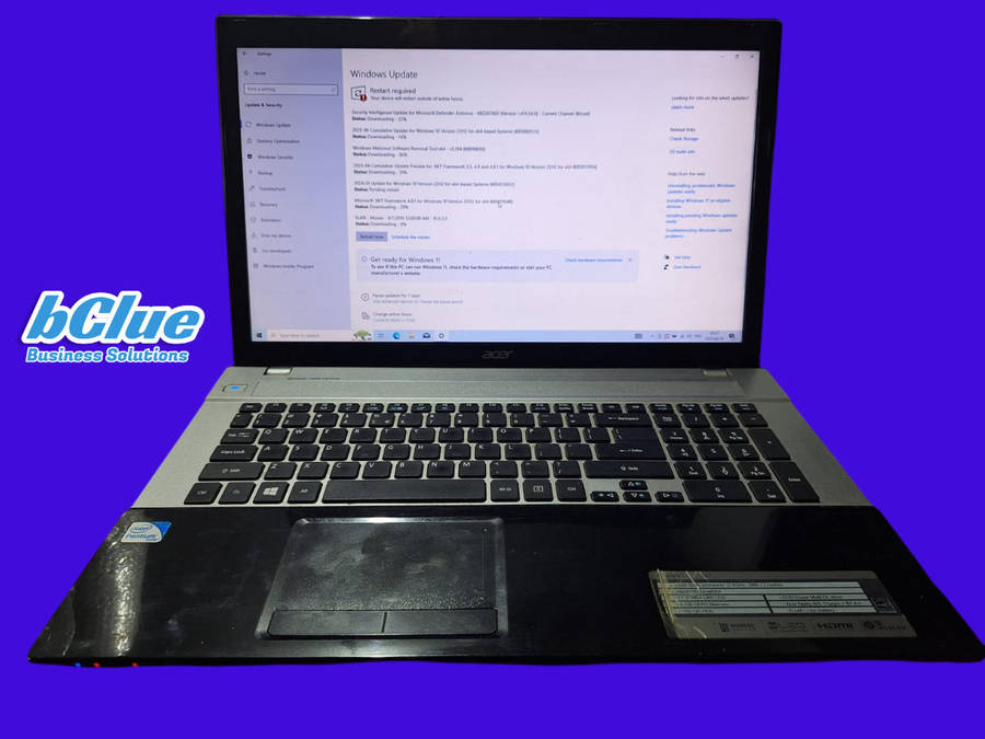 Acer Aspire v3 731 Laptop (240GB SSD \ 750GB HDD \ 6GB RAM)
