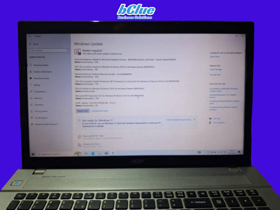 Acer Aspire v3 731 Laptop (240GB SSD \ 750GB HDD \ 6GB RAM)