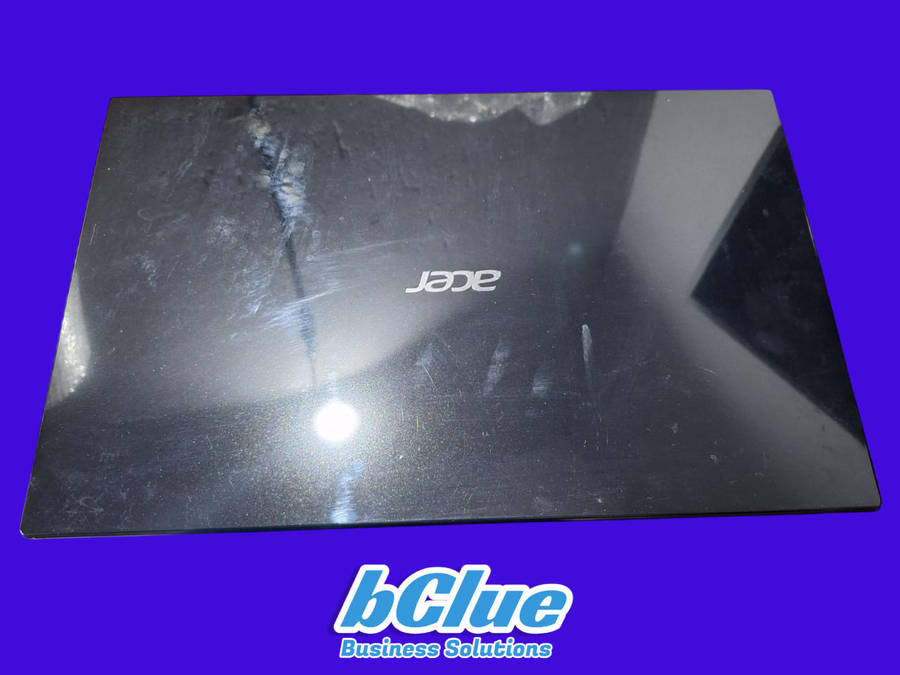 Acer Aspire v3 731 Laptop (240GB SSD \ 750GB HDD \ 6GB RAM)