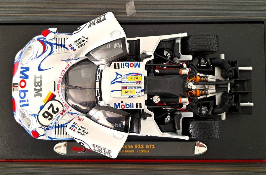 Maisto Porsche 911 GT1 #26 Le Mans 1988 1/18