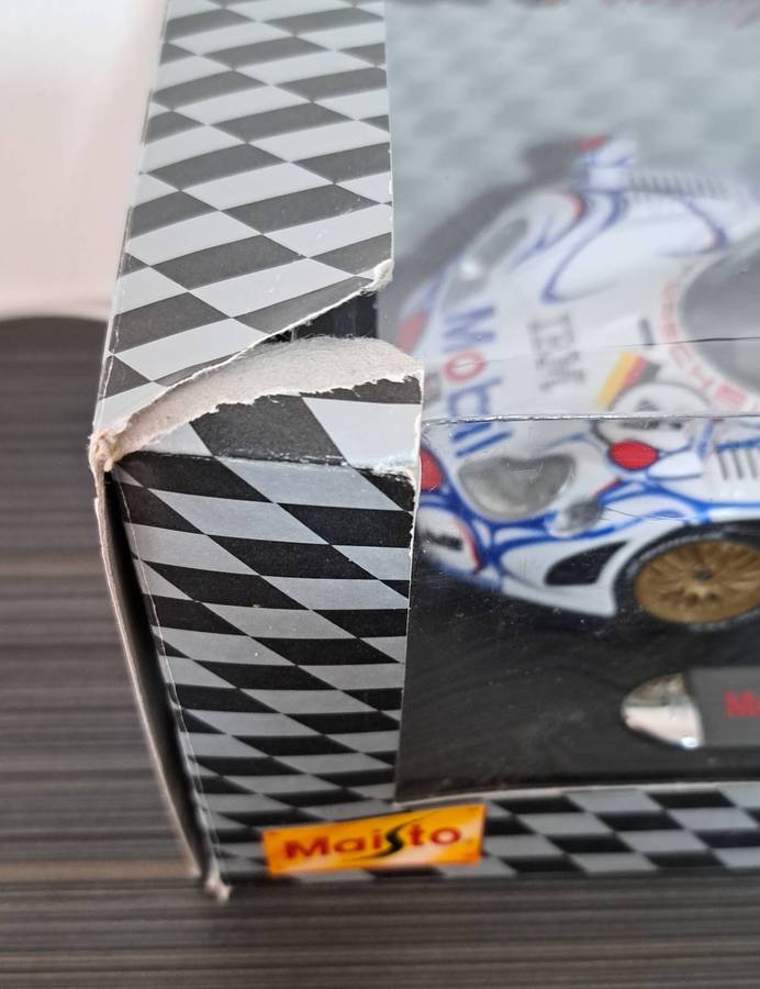 Maisto Porsche 911 GT1 #26 Le Mans 1988 1/18