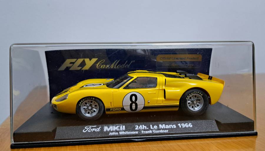 Fly Ford GT40 MKII Le Mans 1966 Analogue Slot Car 1/32