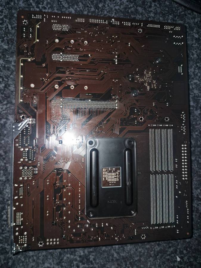 B450 Elite, Ryzen 3100, 32GB Ram, 512GB SSD