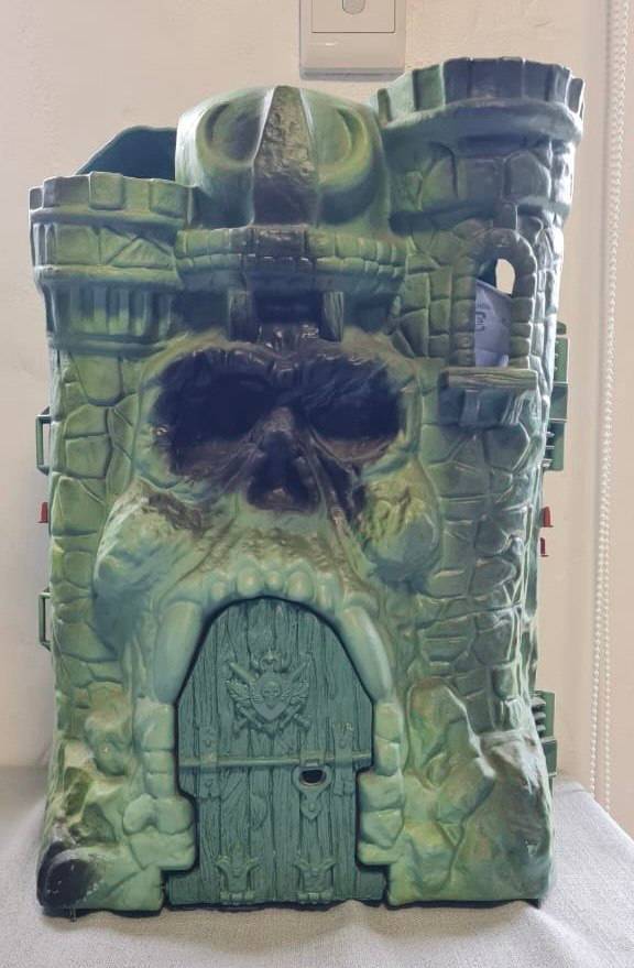 Vintage castle grayskull Masters Of The Universe Classics Motuc He-man motu action figure