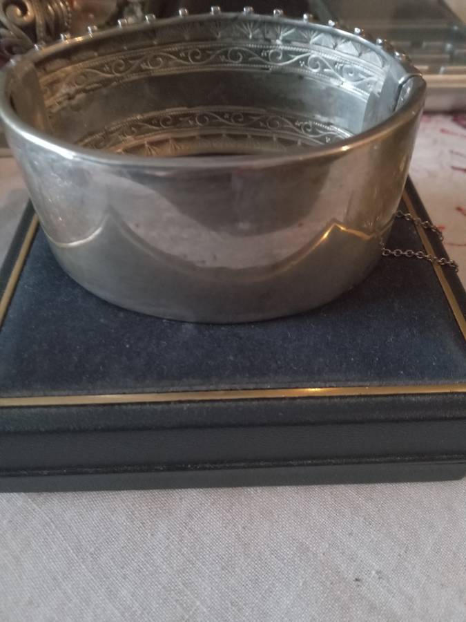 Antique Victorian Silver Clip/Hinge Bangle