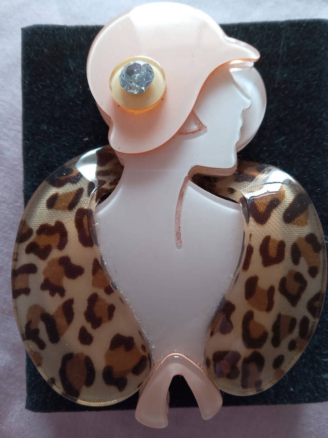 Vintage 1920s Style Flapper Girl Brooch