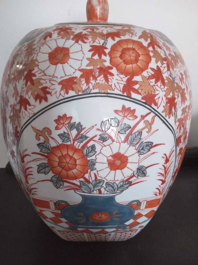 Large 20th century Chinese porcelain storage/ginger jar - (COLLECTION ONLY)