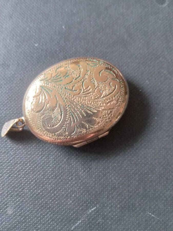 Vintage 9ct Gold Metal Core Locket