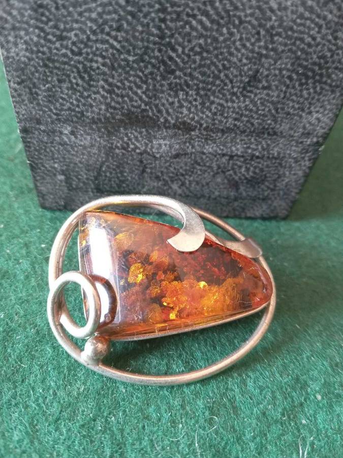 Vintage Modernist Amber Brooch