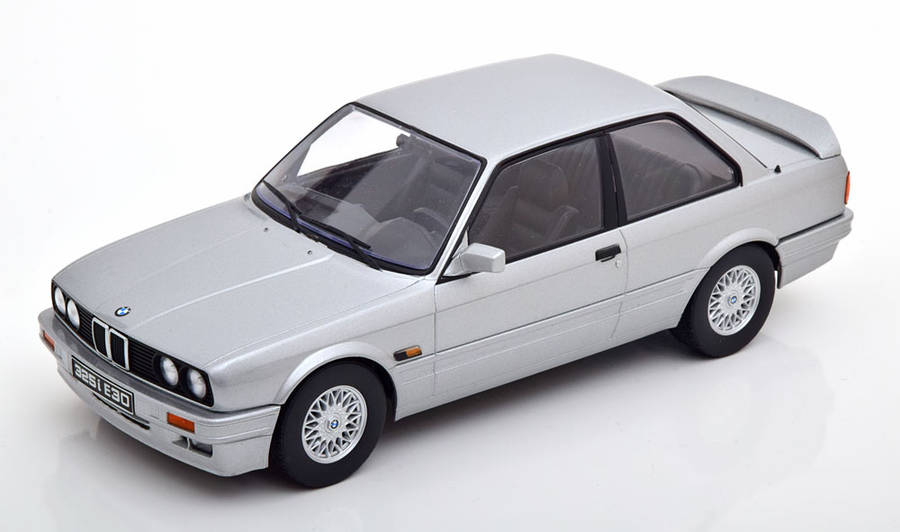 Die cast BMW 325i M-Paket - year 1988 silver 1:18 KK-Scale - SA's 325is