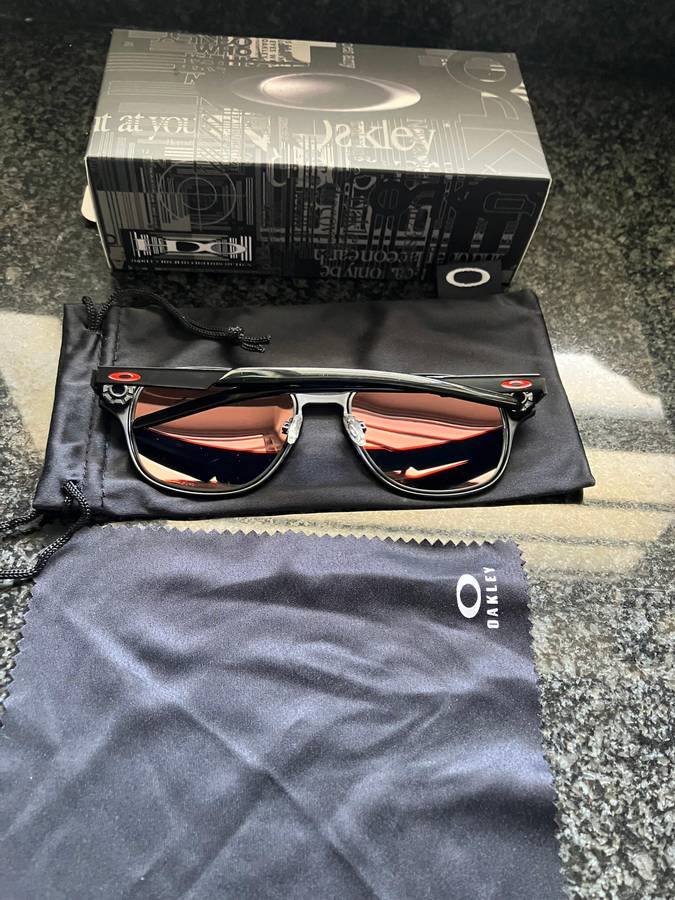 Polarised driving/travelling sunnies