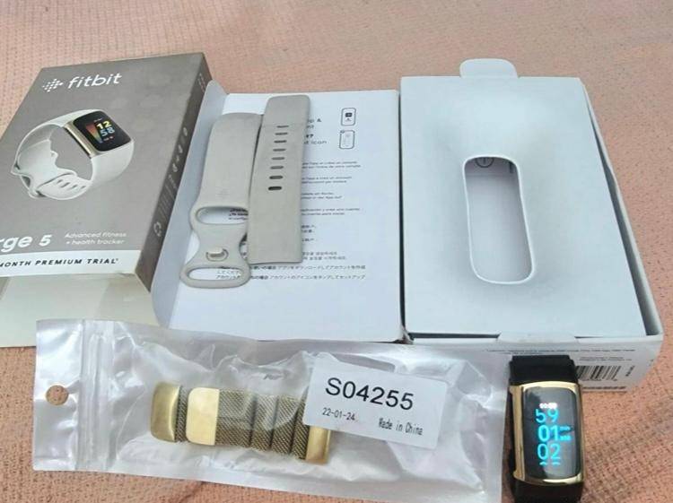 Fitbit charge 5 with extra straps