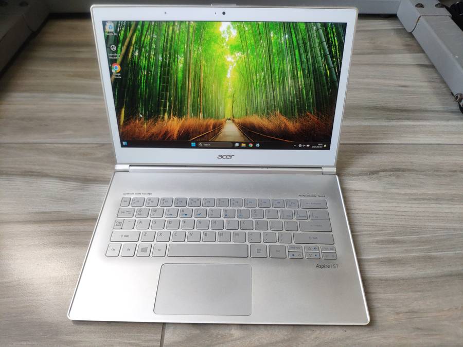 Acer S7 391 Ultrabook Laptop