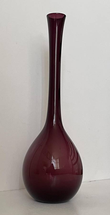 CRIMSON MID CENTURY SWEDISH SCANDINAVIAN DISPLAY VASE 25CM