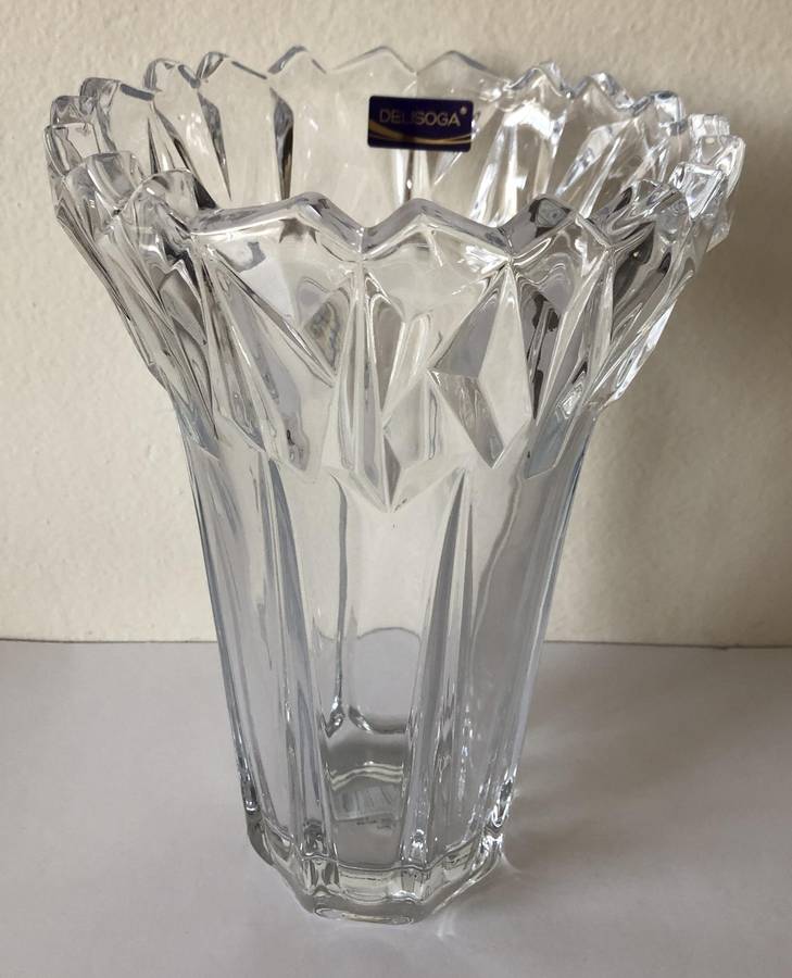 DELISOGA VASE WITH ORIGINAL LABEL AND BOX IN IMMACULATE CONDITION