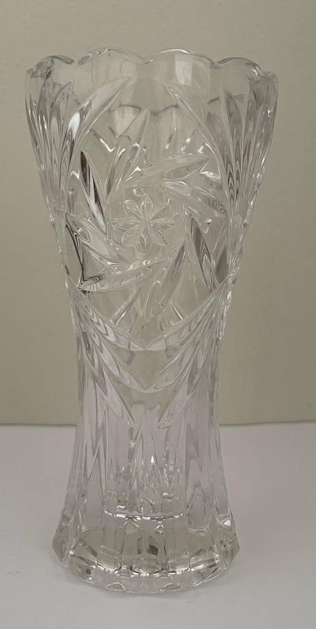 VINCENNES J G DURAND - FRANCE - LEAD CRYSTAL CUT GLASS VASE 15CM