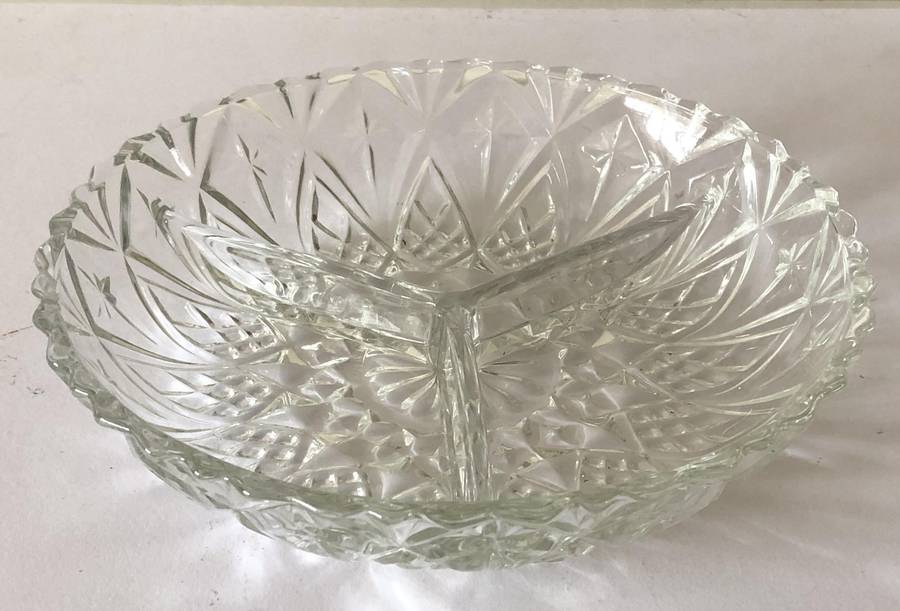 THREE DIVISIONS 19CM SNACK TRAY MADE IN FRANCE