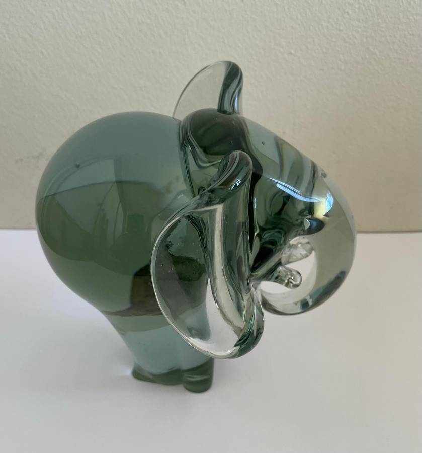 HANDMADE NGWENYA GLASS KINGDOM OF SWAZILAND - ELEPHANT 17CM - WITH ORIGINAL LABEL ATTACHED